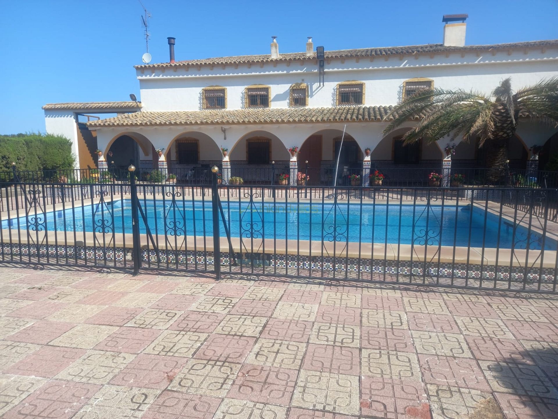 Casa grande con 3 apartamentos y gran piscina. - Inland Villas Spain