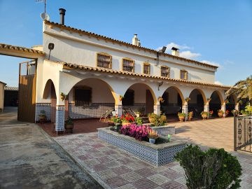 Casa grande con 3 apartamentos y gran piscina. - Inland Villas Spain