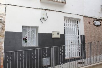 4 Bed Townhouse in Old Town Sax