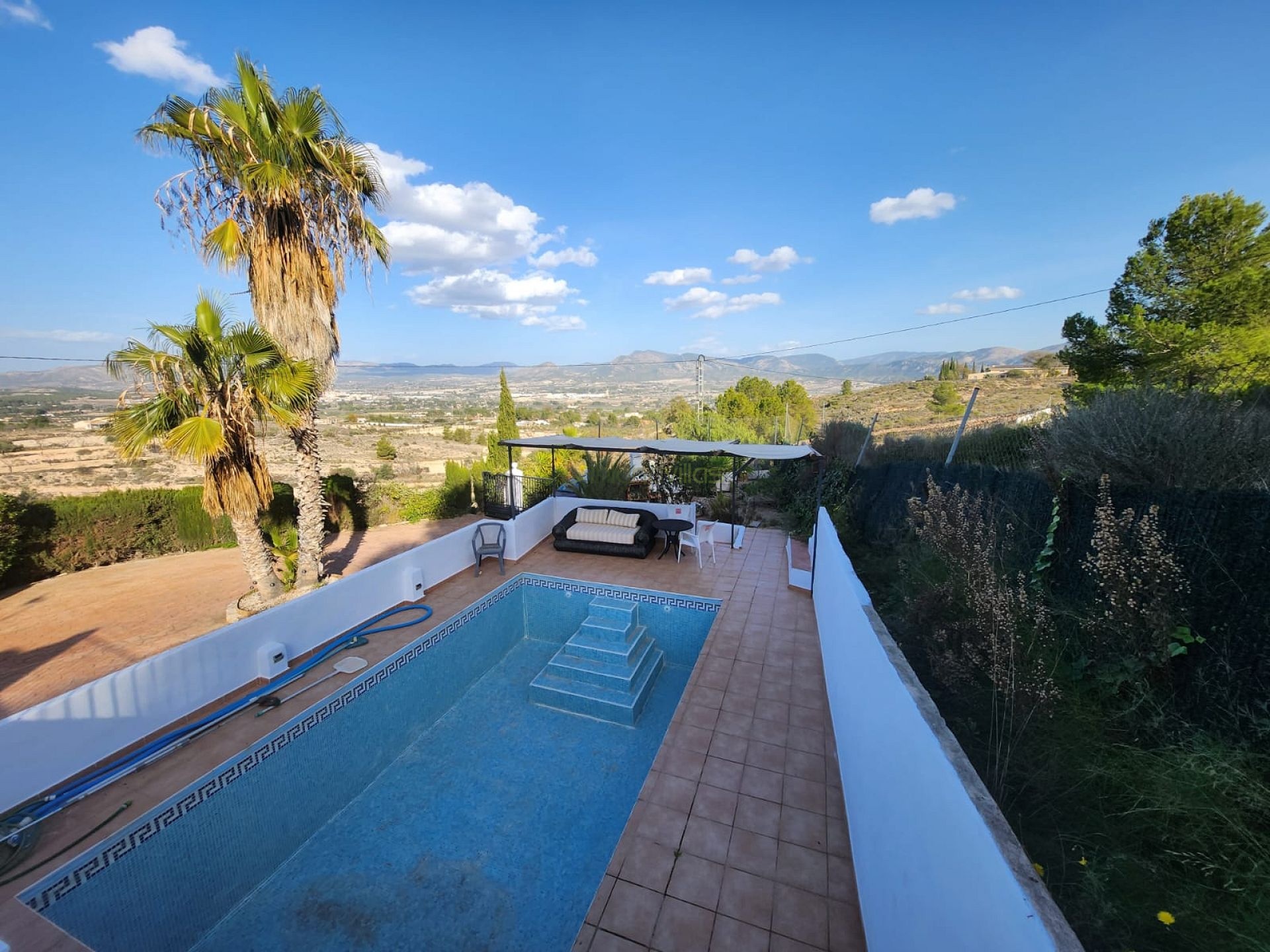 4 bed house with potential for 6 bed house overlooking Sax - Inland Villas Spain