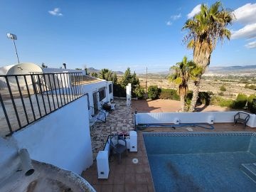 4 bed house with potential for 6 bed house overlooking Sax - Inland Villas Spain