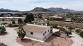 Wunderschöne bezugsfertige Villa mit Gästehaus und Pool in Inland Villas Spain