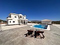 Luxuriöse neue Villa mit Pool und Grundstück in Inland Villas Spain