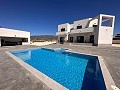 Luxe nieuwe villa's inc. land, licenties en wettigheid in Inland Villas Spain