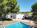 Villa de 4 dormitorios con salpicadero modernizado y piscina. in Inland Villas Spain