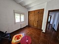 Schöne Villa mit 4 Schlafzimmern und 3 Bädern und Garage in Inland Villas Spain