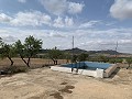 Landhaus mit 4 Schlafzimmern, Garage und Pool in Inland Villas Spain