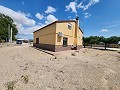 Belle maison avec plan ouvert au dernier étage à distance de marche de Villena in Inland Villas Spain