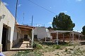 Maison troglodyte de 4 chambres sur un immense terrain in Inland Villas Spain