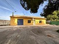 Campingbedrijf met een huis met 4 slaapkamers in Inland Villas Spain