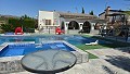 Zwei Häuser auf einem Grundstück mit separatem Anbau und Pool in Inland Villas Spain