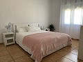 Atemberaubende 4-Schlafzimmer-Villa mit Pool in Caudete in Inland Villas Spain