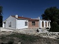 Atemberaubende 4-Schlafzimmer-Villa mit Pool in Caudete in Inland Villas Spain