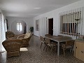 Prachtige villa met 4 slaapkamers en zwembad in Caudete in Inland Villas Spain