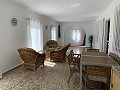 Prachtige villa met 4 slaapkamers en zwembad in Caudete in Inland Villas Spain