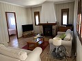 Prachtige villa met 4 slaapkamers en zwembad in Caudete in Inland Villas Spain