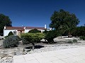 Prachtige villa met 4 slaapkamers en zwembad in Caudete in Inland Villas Spain