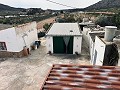 Finca met 9 woningen in El Cantón in Inland Villas Spain