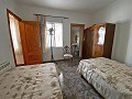 3-Schlafzimmer-Haus mit großem Innenhof in Pinoso in Inland Villas Spain