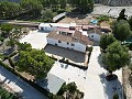 Landhaus mit 7 Schlafzimmern, 9 x 4 Pool und Nebengebäuden in Inland Villas Spain