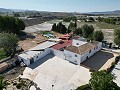 Casa de campo de 7 dormitorios con piscina de 9 x 4 y dependencias in Inland Villas Spain