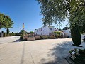 Maison de campagne de 7 chambres avec piscine 9 x 4 et dépendances in Inland Villas Spain