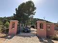 Casa H - Villa privée et paisible près de Yecla avec 4 grandes chambres + piscine in Inland Villas Spain