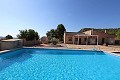 Casa H - Private und ruhige Villa in der Nähe von Yecla mit 4 großen Schlafzimmern + Pool in Inland Villas Spain