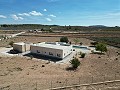 5 jaar oude nieuwbouw, met 3 slaapkamers, 3 badkamers, groot zwembad en garage in Inland Villas Spain