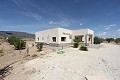 Obra nueva de 5 años, con 3 dormitorios, 3 baños, gran piscina y garaje. in Inland Villas Spain