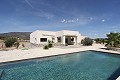 5 year old new build, with 3 bedrooms, 3 bathrooms, large pool and garage in Inland Villas Spain