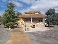 Stort hus i landsby tæt på Pinoso og Monovar in Inland Villas Spain