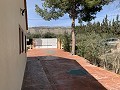 Villa mit 3 Schlafzimmern, großem Pool und Spaziergang in die Stadt in Inland Villas Spain