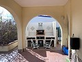 Villa mit 3 Schlafzimmern, großem Pool und Spaziergang in die Stadt in Inland Villas Spain