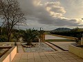 Villa mit 3 Schlafzimmern, großem Pool und Spaziergang in die Stadt in Inland Villas Spain