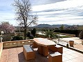 Villa mit 3 Schlafzimmern, großem Pool und Spaziergang in die Stadt in Inland Villas Spain