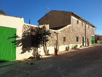 Gran casa de campo de 200 años de antigüedad con piscina