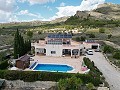 Casa de 3 habitaciones con energía solar de 15kw con amplias habitaciones. in Inland Villas Spain