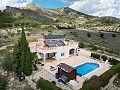 Casa de 3 habitaciones con energía solar de 15kw con amplias habitaciones. in Inland Villas Spain