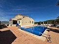 Schöne Villa mit 4 Schlafzimmern und 3 Bädern in Inland Villas Spain