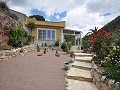 Teilmodernisiertes Höhlenhaus in den Bergen in Inland Villas Spain