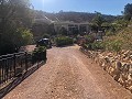 Teilmodernisiertes Höhlenhaus in den Bergen in Inland Villas Spain