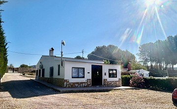 Schönes Landhaus mit großem Padelplatz