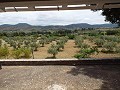 Loop naar de stad Villa met zwembad in Inland Villas Spain