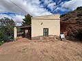 Maison de campagne à Pinoso avec 2 chambres troglodytes in Inland Villas Spain