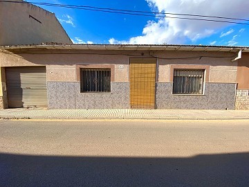 Casa de Pueblo en Pinoso con 3 Habitaciones