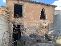 Te renoveren rijtjeshuis met tuin in Inland Villas Spain