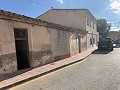 Maison de ville à réformer avec jardin in Inland Villas Spain