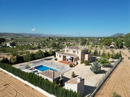 Chalet independiente en Villena