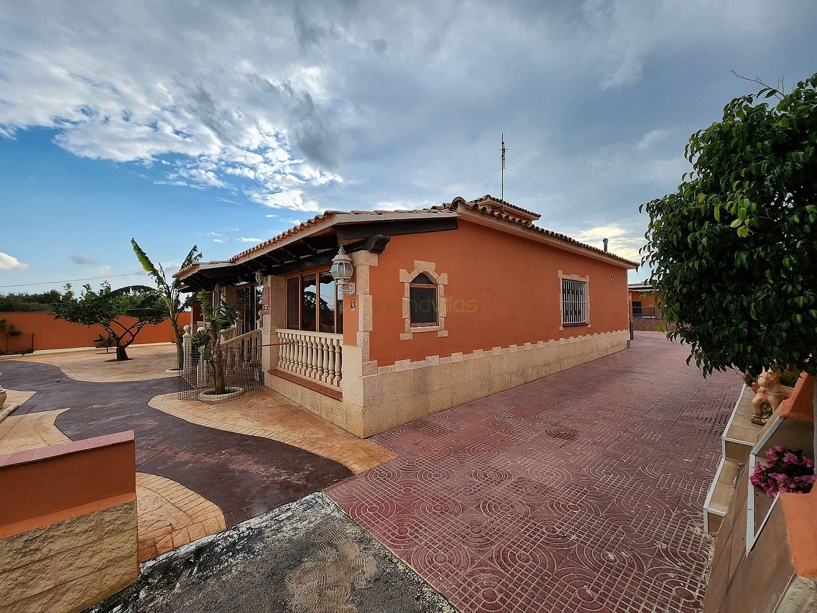 Chalet independiente en San Vicente del Raspeig - Reventa - Inland Villas Spain